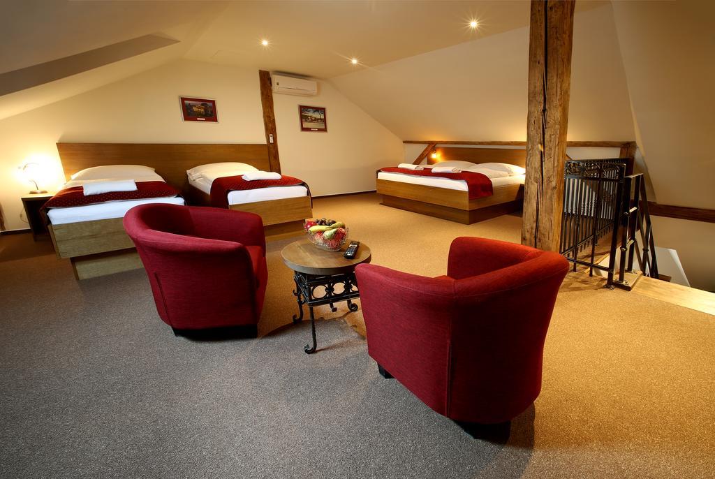 Apartments & Suites Zluta Hruska Plzeň Buitenkant foto