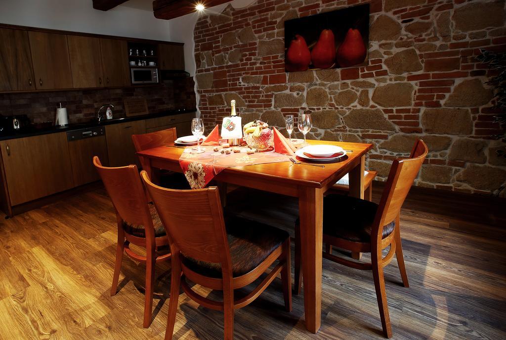 Apartments & Suites Zluta Hruska Plzeň Buitenkant foto