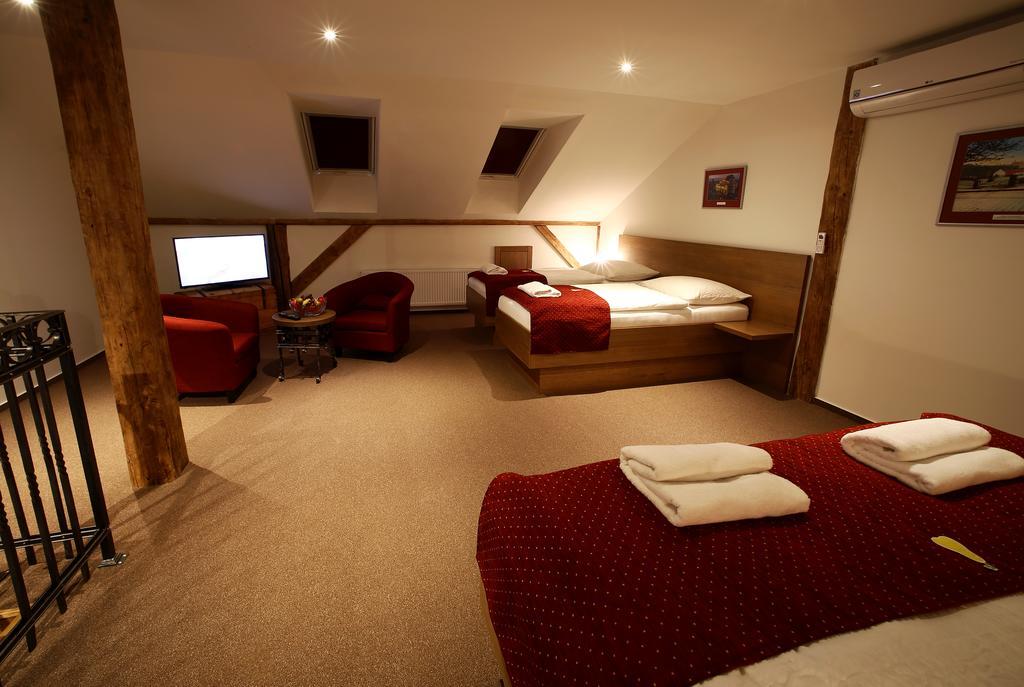 Apartments & Suites Zluta Hruska Plzeň Buitenkant foto